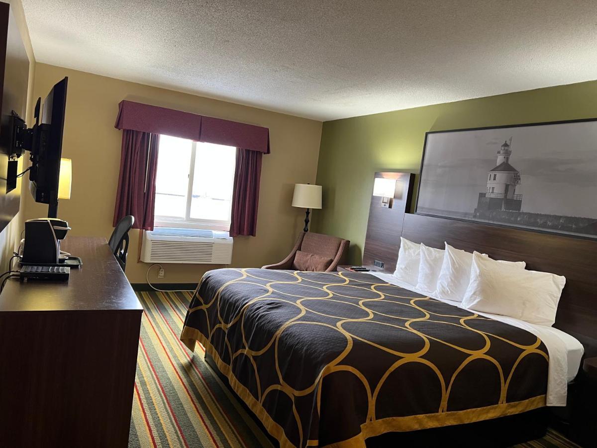 Super 8 By Wyndham Superior Wi Hotell Exteriör bild